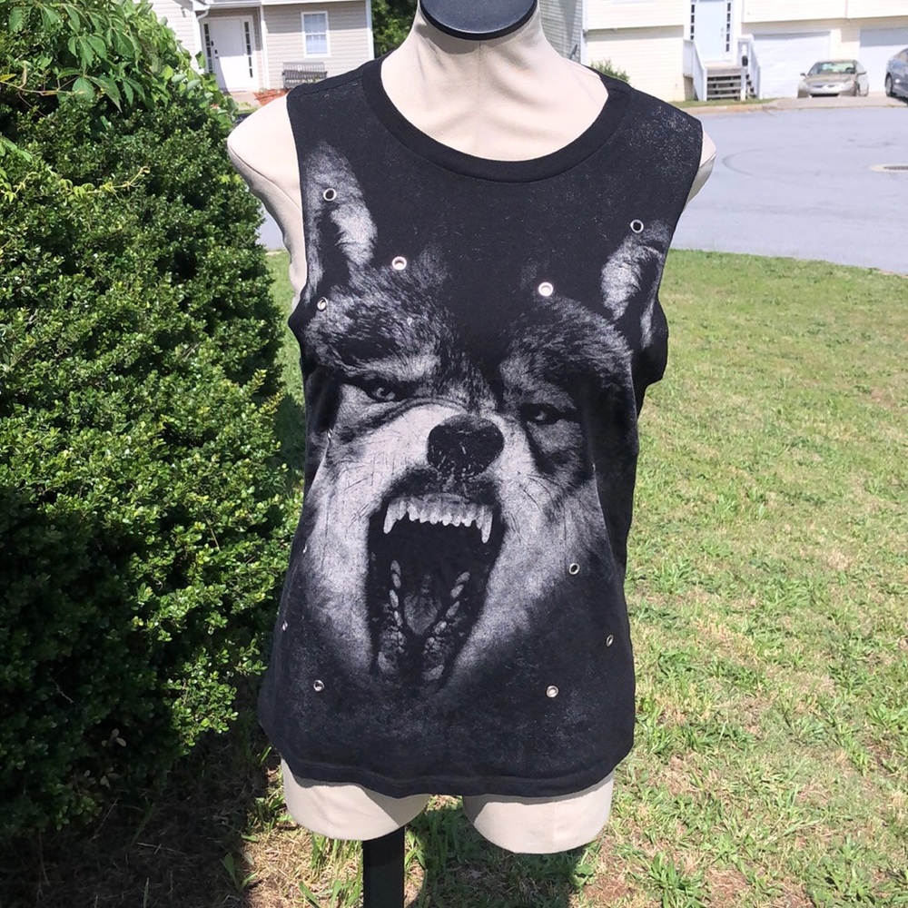 Black , sleeveless wolf too with silver detail